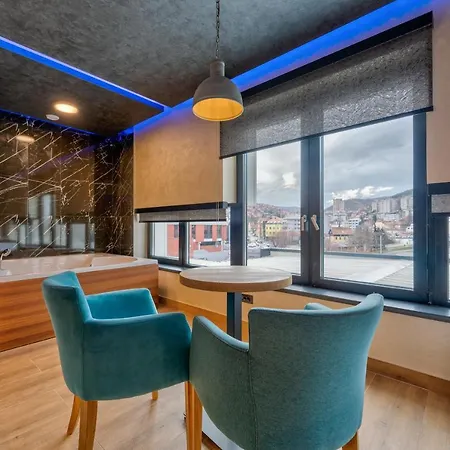Aria Hotel 3*